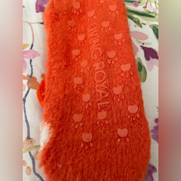 Adorable Fox Slippers - Picture 4 of 4